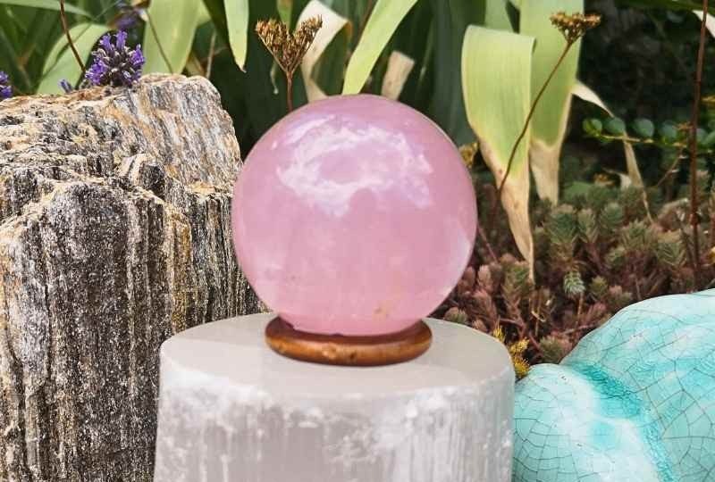 sphere quartz rose
