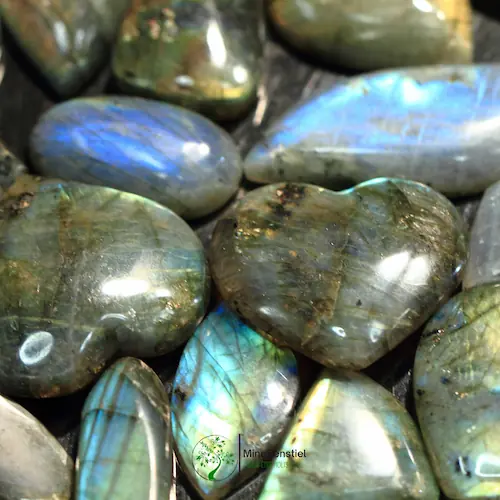 Labradorite – pierre pour les personnes hypersensibles et empathiques (anxiété)